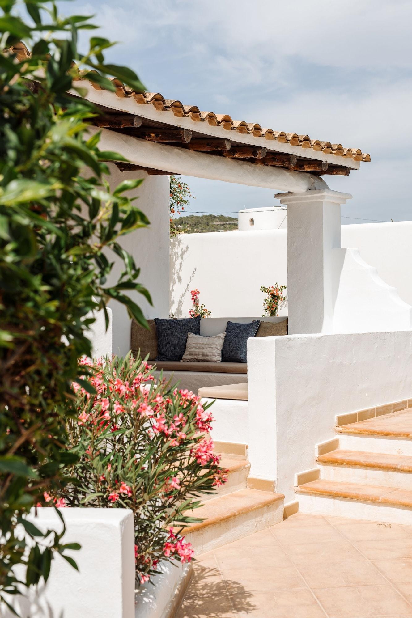 ホテル Petunia Ibiza (Adults Only) カラ・ヴァデラ エクステリア 写真